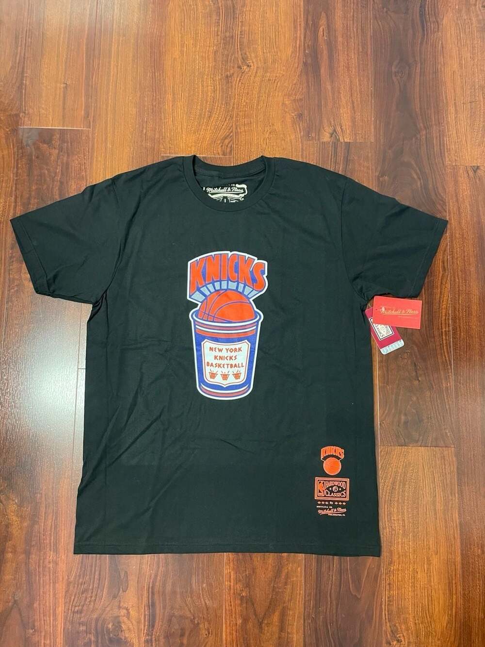 Mitchell & Ness New York Knicks Hardwood Classics Graphic T-Shirt Size Large